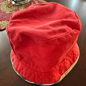 Authentic kids unisex Burberry bucket hat with signature trim Size M